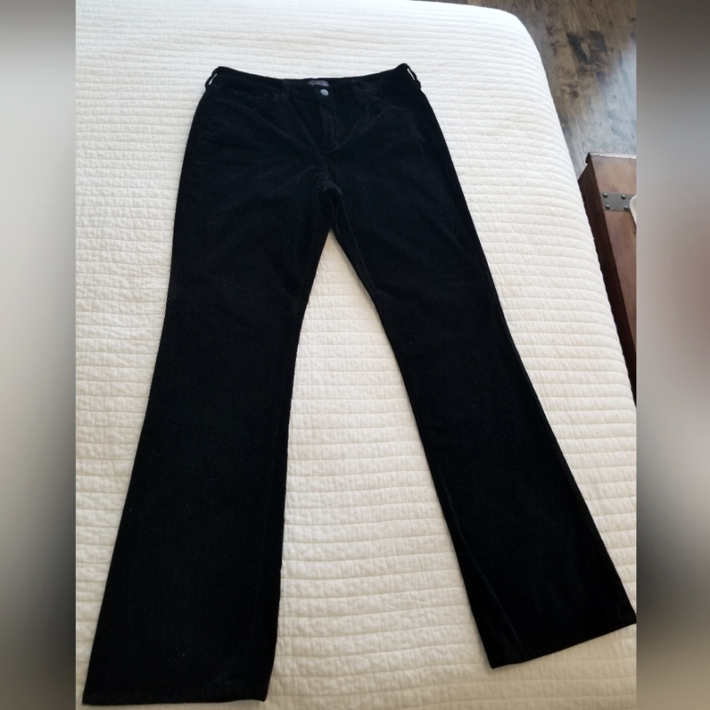 Black, heavy, no welt, corduroy.  Not your daughter's jeans sz14, like new